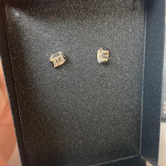 Swarovski crystals used in necklace & earrings Auth. code verification avail. - Picture 4 of 10